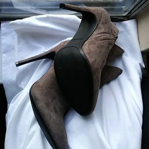 NINE WEST UPPER LEATHER BOOTIES size 9.5
